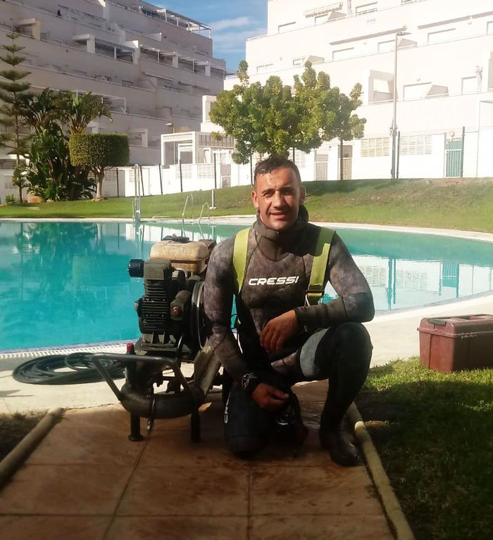 ivan osorio reparacion piscinas localizacion fugas almeria buzo